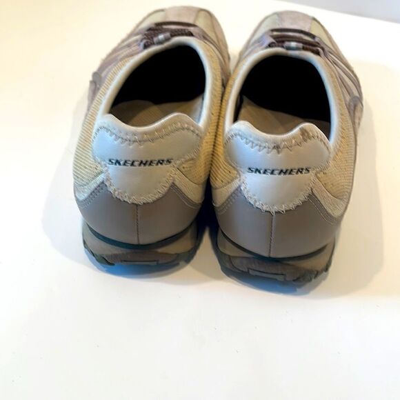 Sketchers Women’s  Slip On Tan Leather Athletic Walk Bike Shoes 6.5 - Picture 5 of 8
